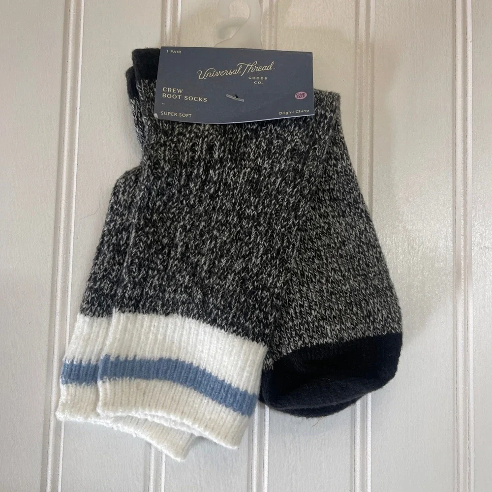 NWT Universal Thread Womens Crew Boot Socks Marled Gray‎ White One Size